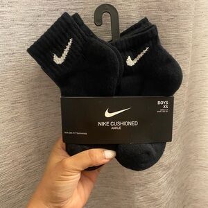 Nike Cushioned Ankle Socks - Black and White- toddler/Youth 10c-3y